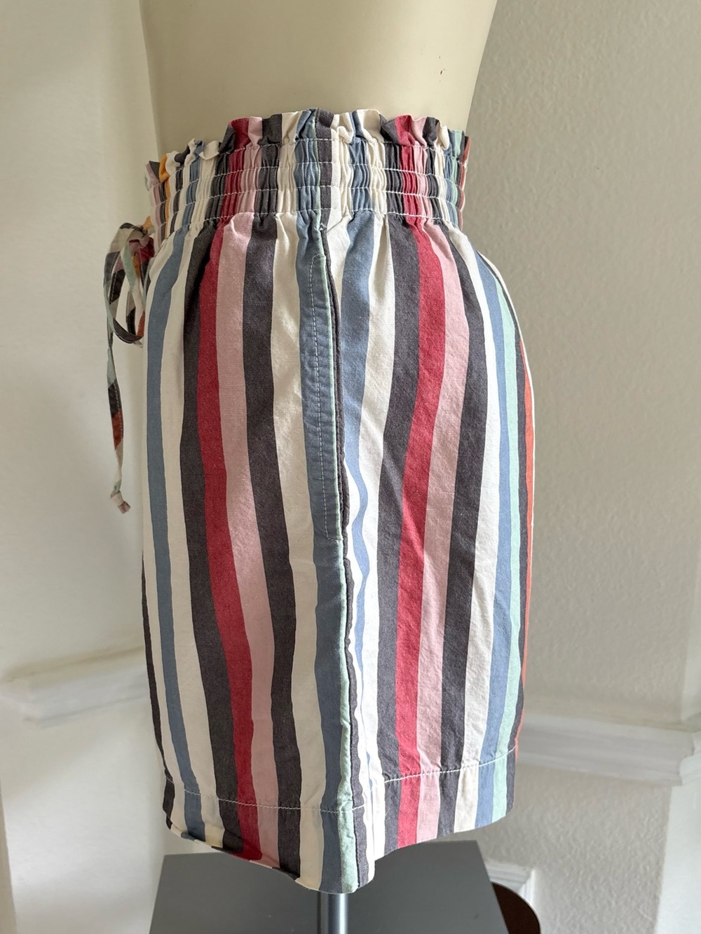 Madewell Smocked Waist Pull On Rainbow Stripe Shorts - Picture 4 of 8
